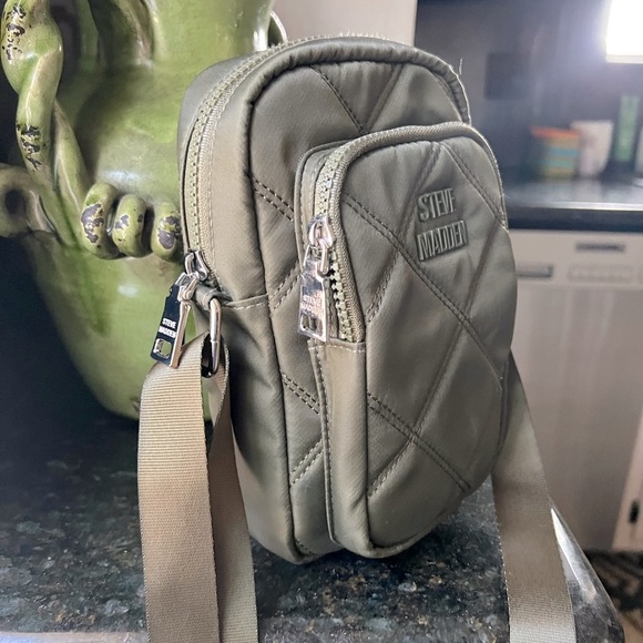 STEVE MADDEN - Picture 3 of 8